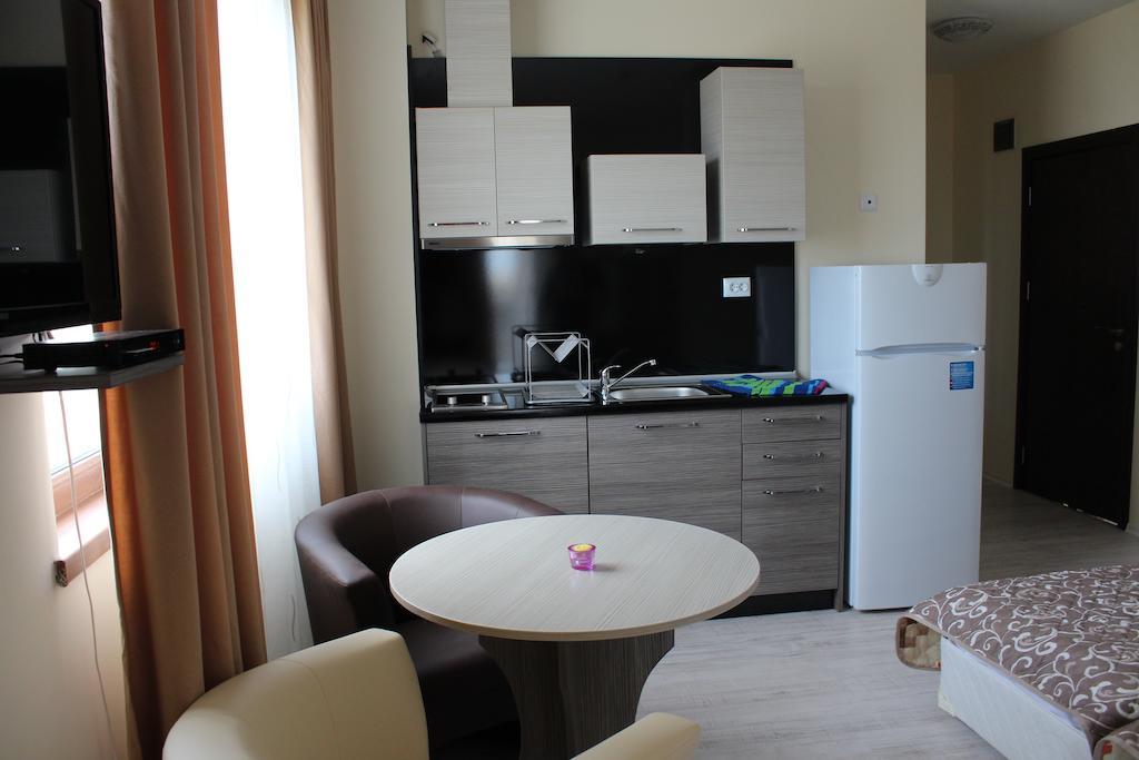 Brilliant Aparthotel Sozopol Pokoj fotografie